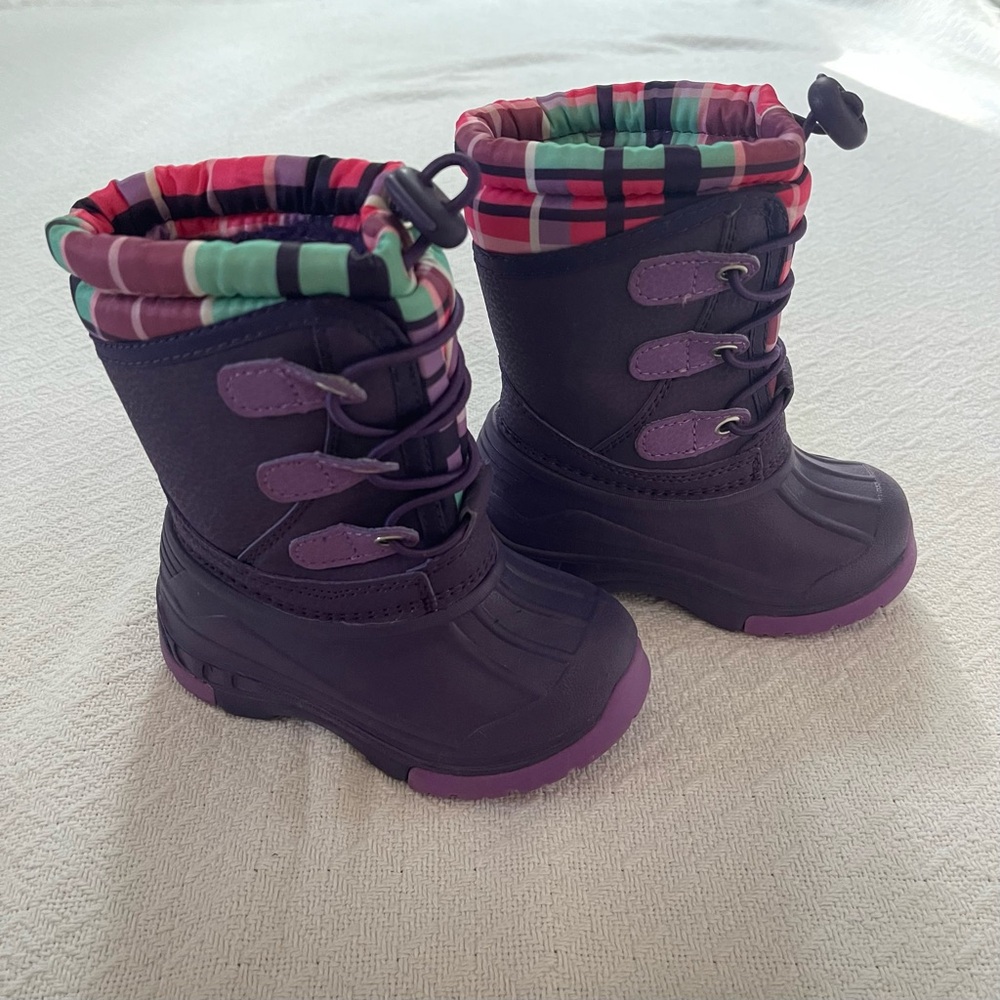 Cherokee Thermolite Rain Snow Boots with Bungee Laces and Multicolor Trim